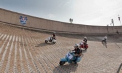 Гонки скутеров на крыше фабрики Фиат