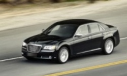 Chrysler начал продажи 300С Luxury Series с «автоматом»