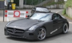 Появились первые фотографии нового Mercedes-Benz SLC AMG