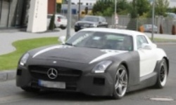 Появились изображения «заряженного» Mercedes SLS Black Series