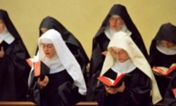 Монахинь обяжут принимать противозачаточные средства